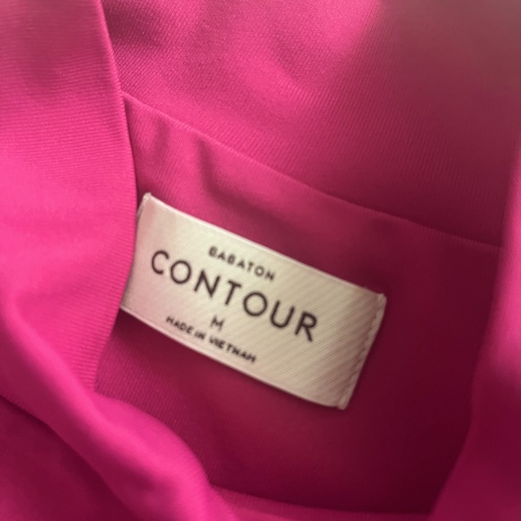 Brand new Aritzia Babaton Contour magenta dress. - Picture 2 of 3